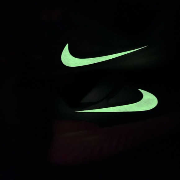 Girls Nikes EUC 13C - Picture 5 of 8